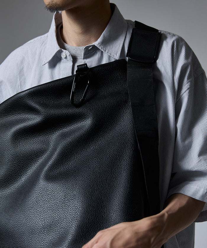 LEATHER MESSENGER BAG