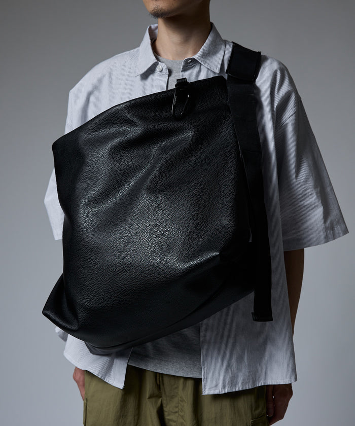 LEATHER MESSENGER BAG