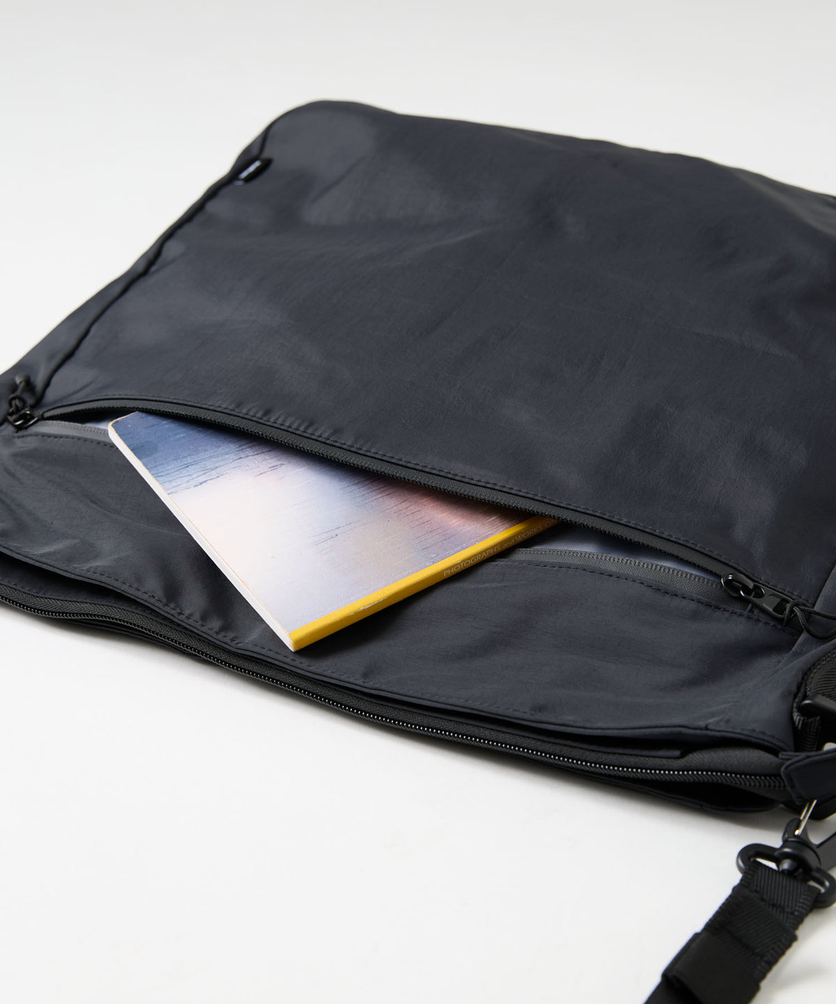 POSTMAN TECH SHOULDER