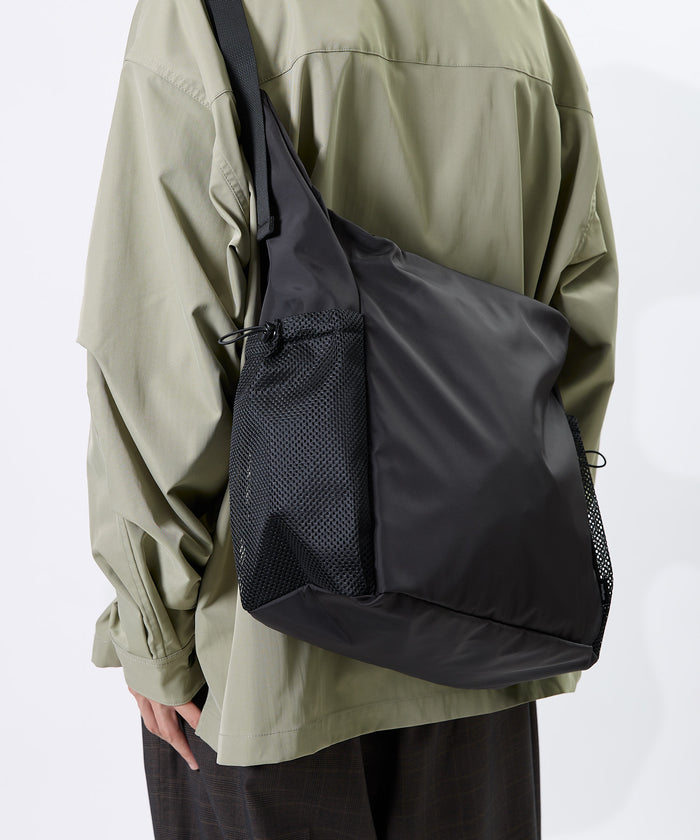 DAILY NYLON SHOULDER