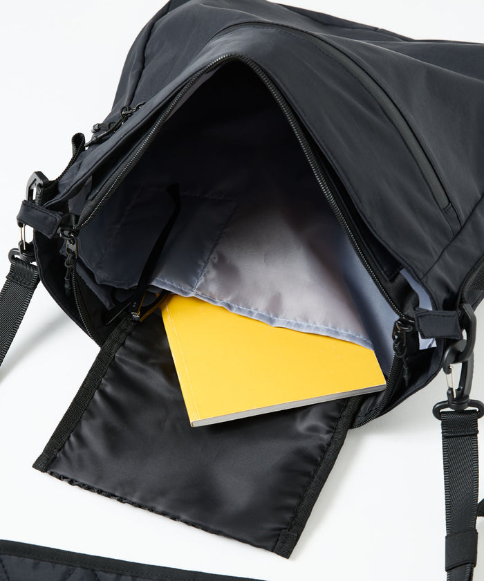 POSTMAN TECH SHOULDER