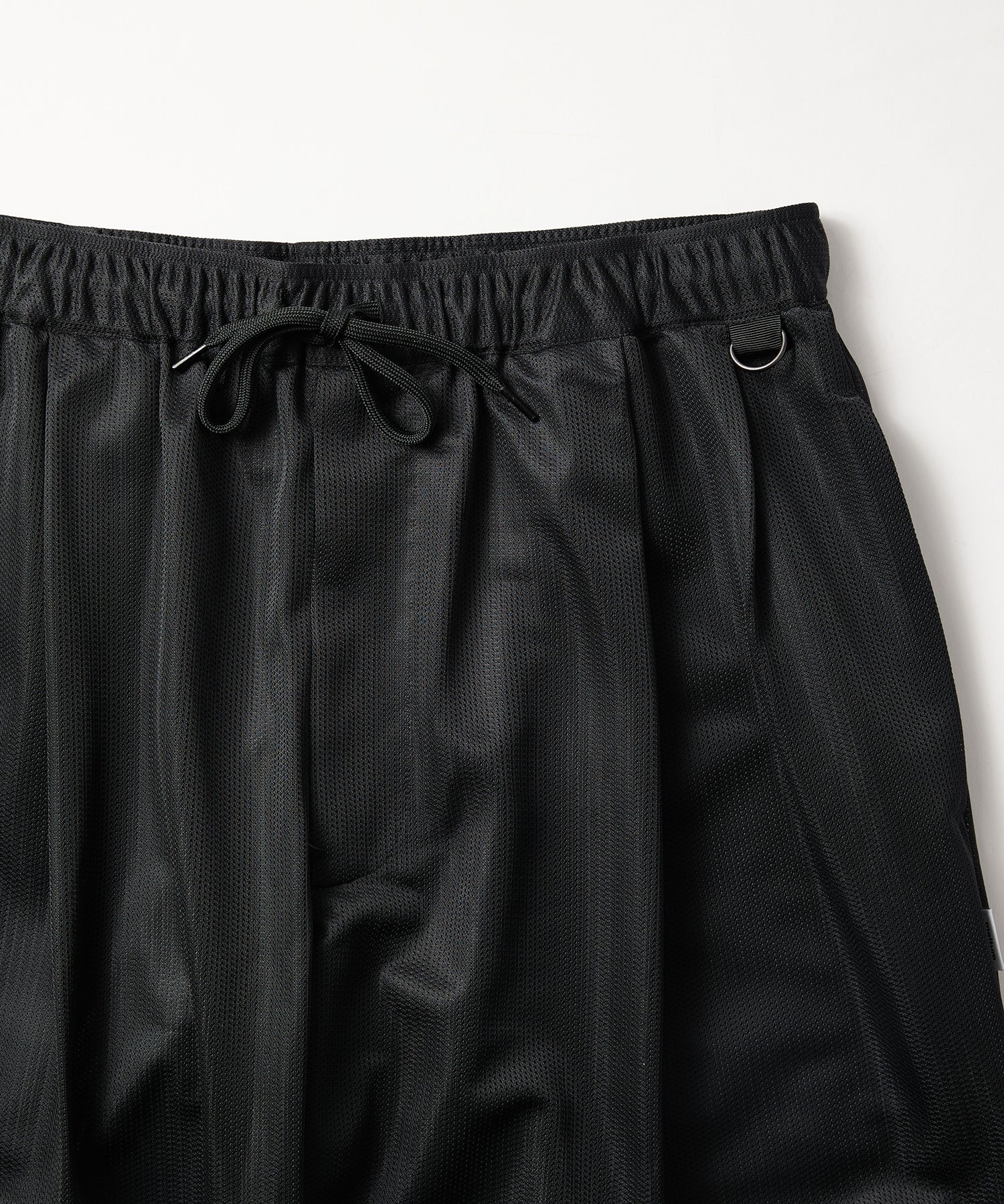 【2026.2.18 WED 18:00~ INSTOCK】MESH EASY SLACKS