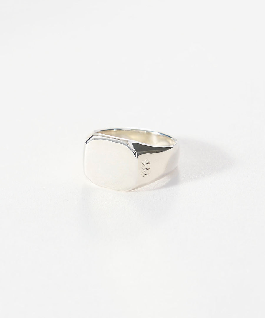 SIGNET RING