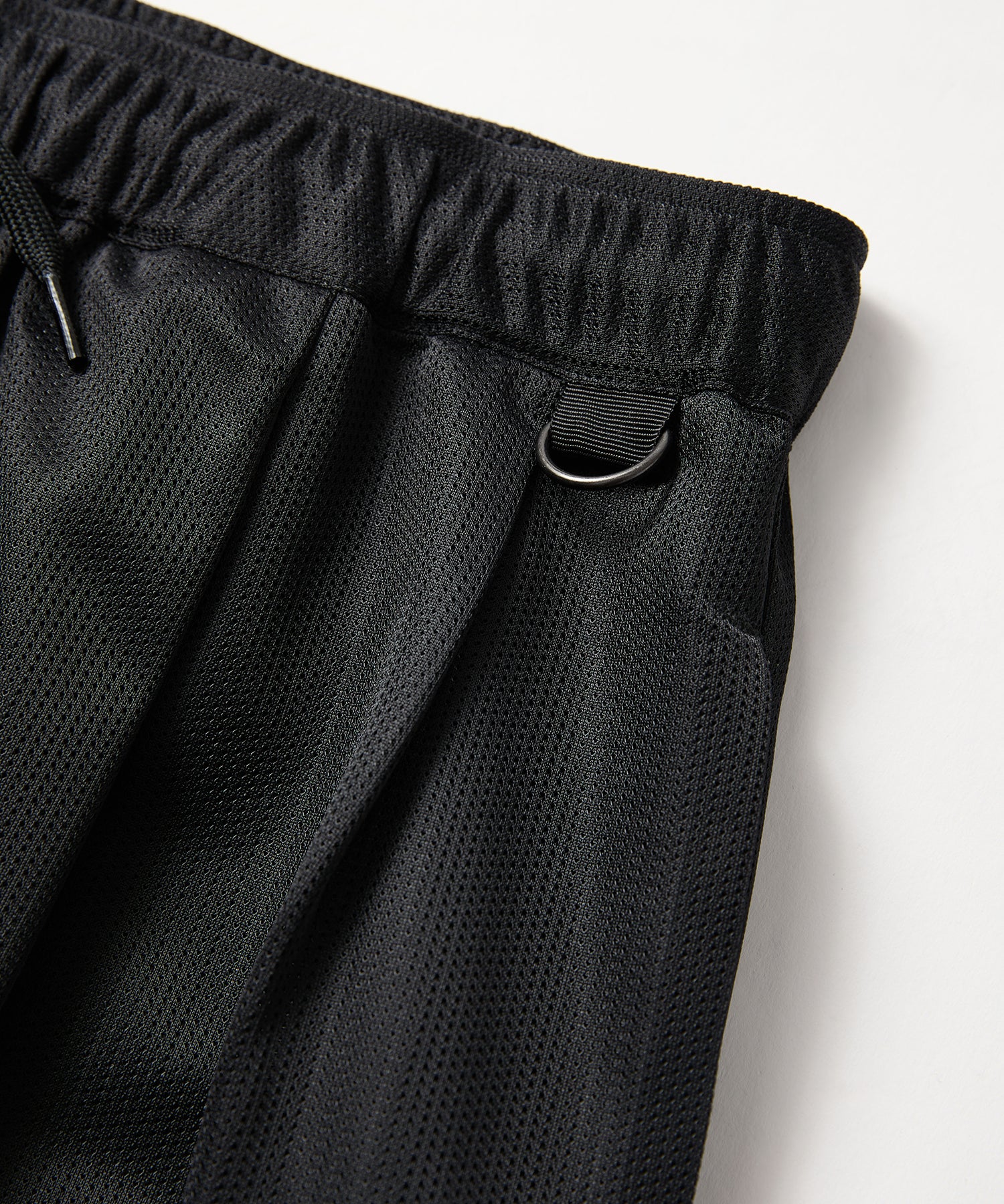 【2026.2.18 WED 18:00~ INSTOCK】MESH EASY SLACKS