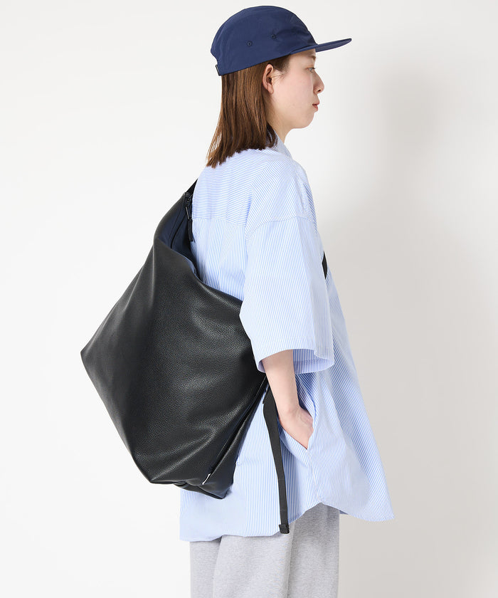 LEATHER MESSENGER BAG