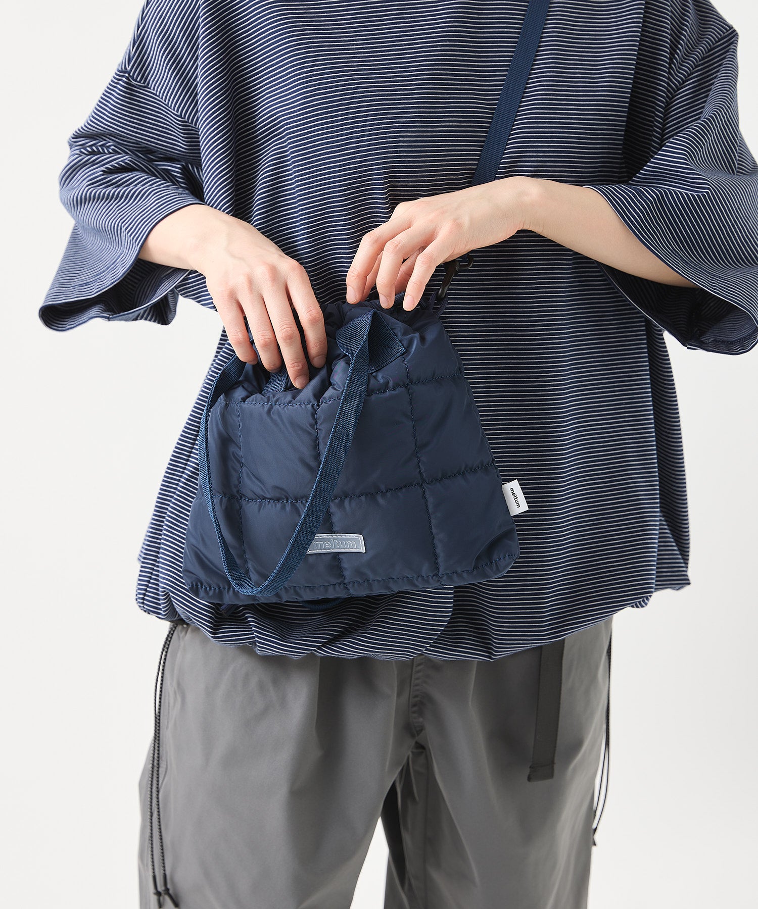 QUILT SHOULDER POUCH