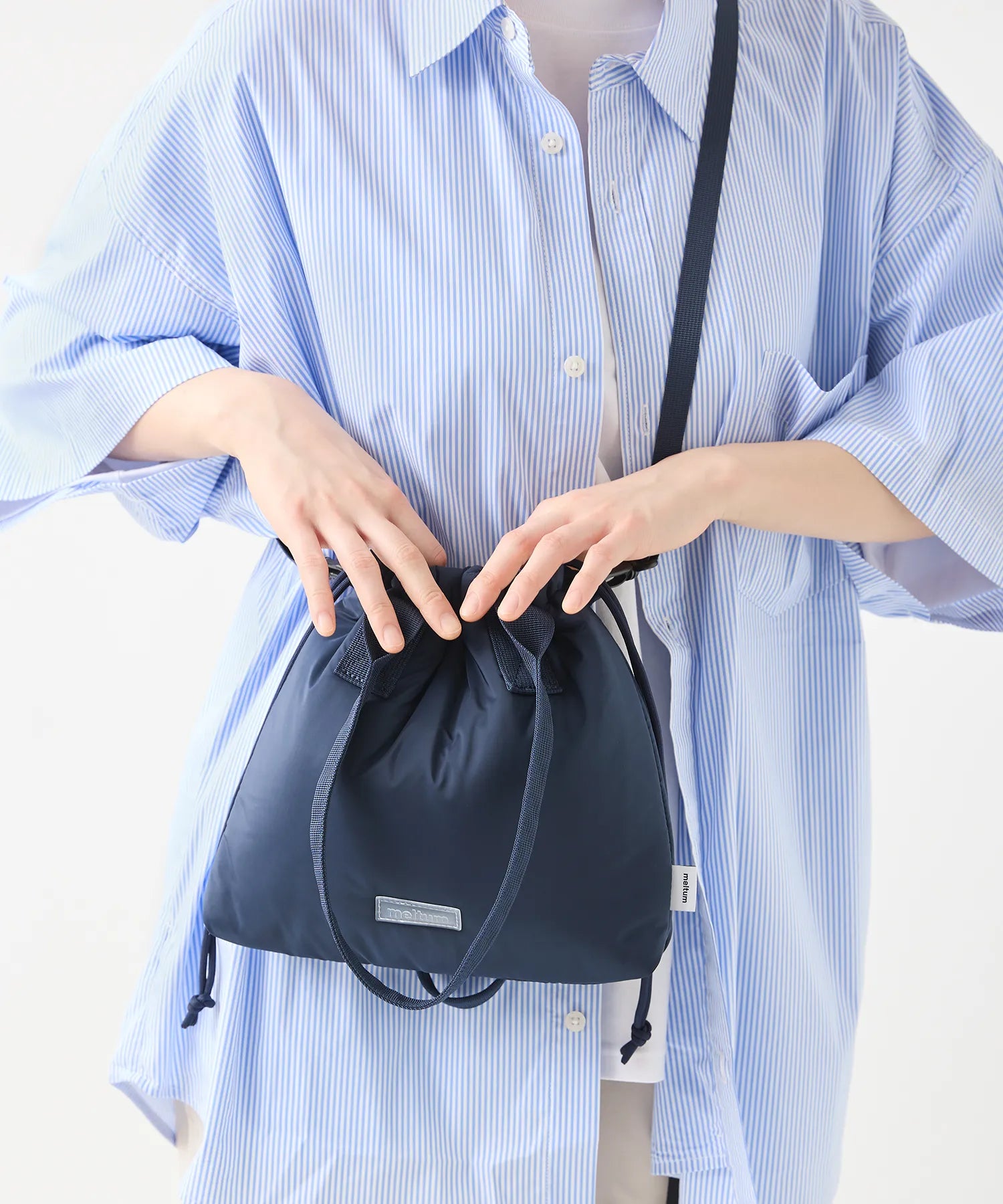 SOFT SHELL SHOULDER POUCH