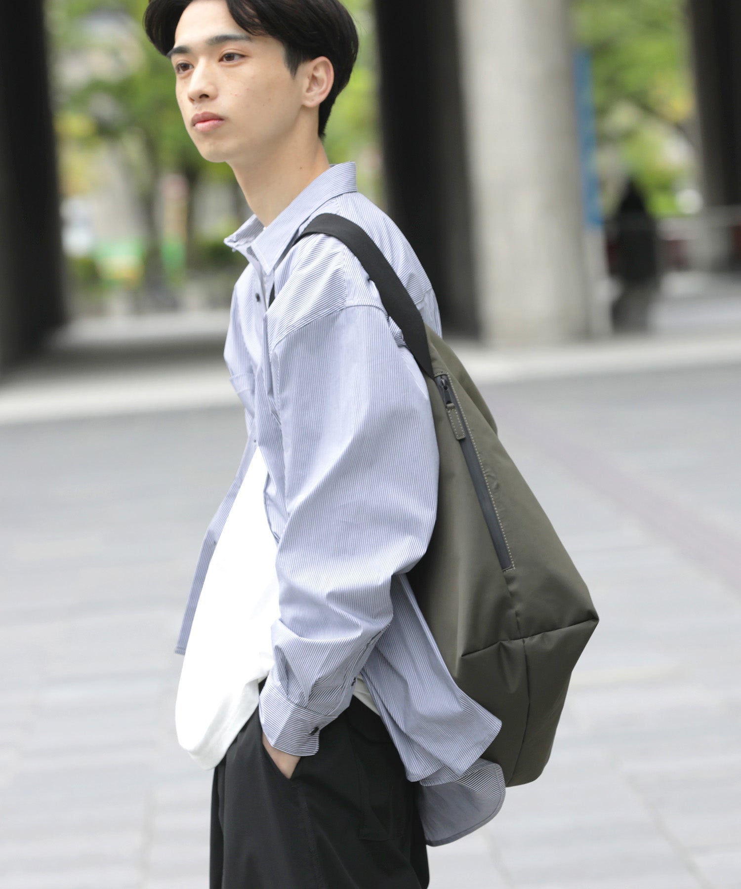 NYLON MESSENGER BAG