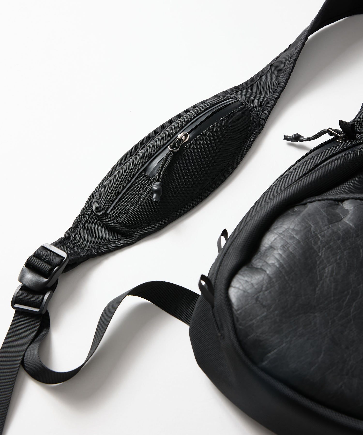 【2026.2.18 WED 18:00~ INSTOCK】Tyvek®︎ ONESHOULDER BAG