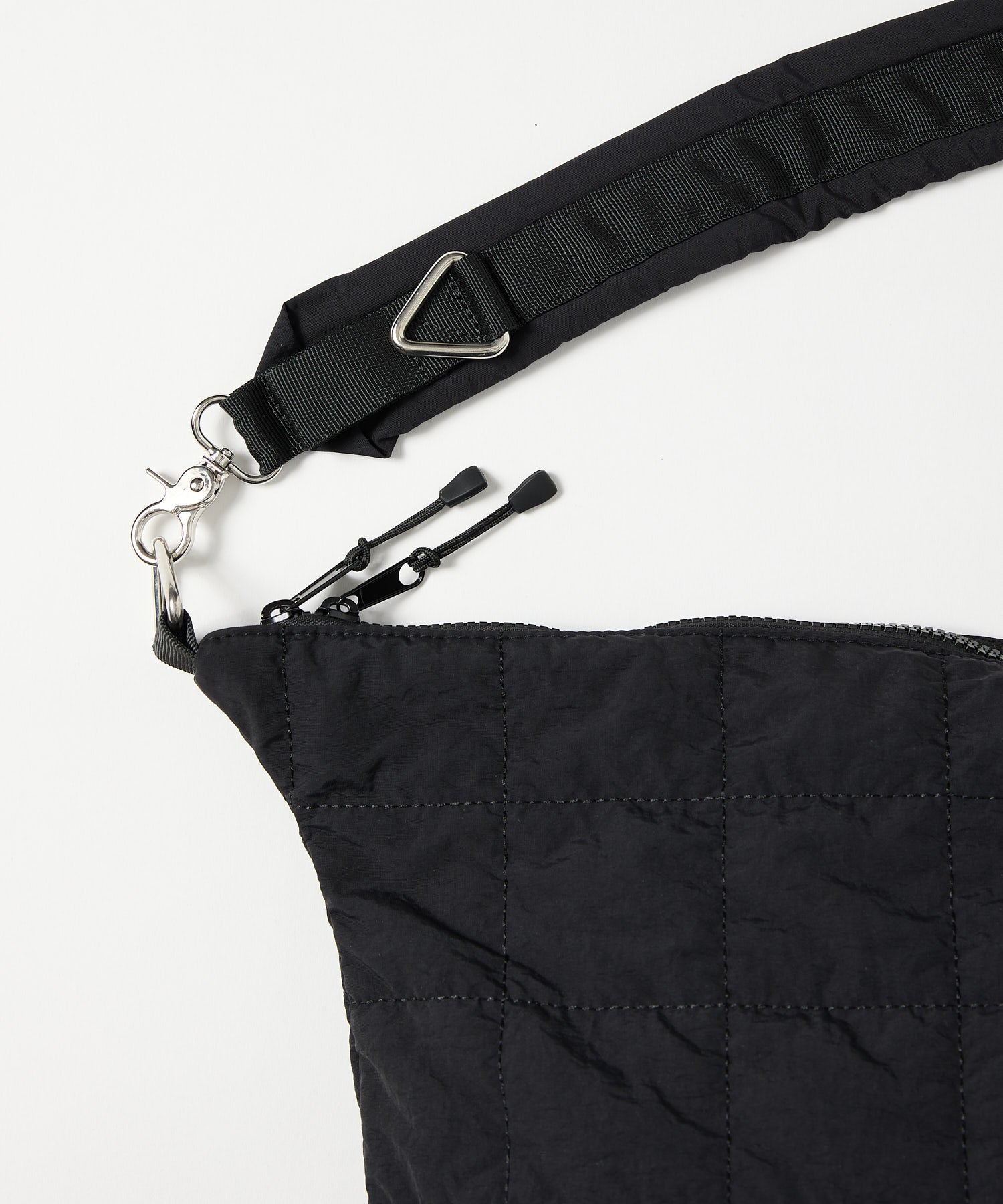 绗缝小袋单肩包