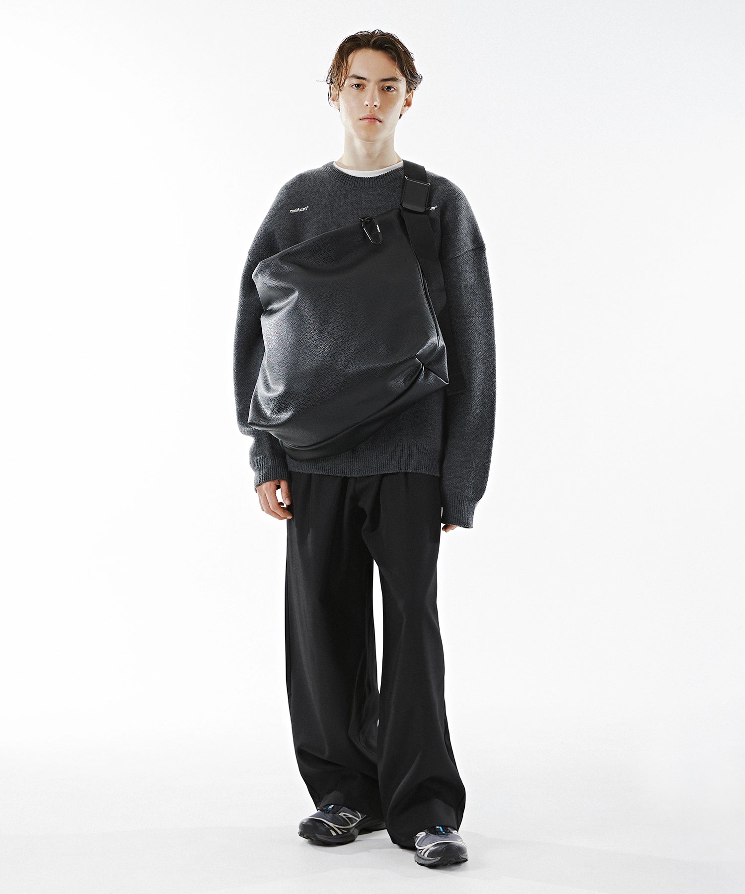 LEATHER MESSENGER BAG