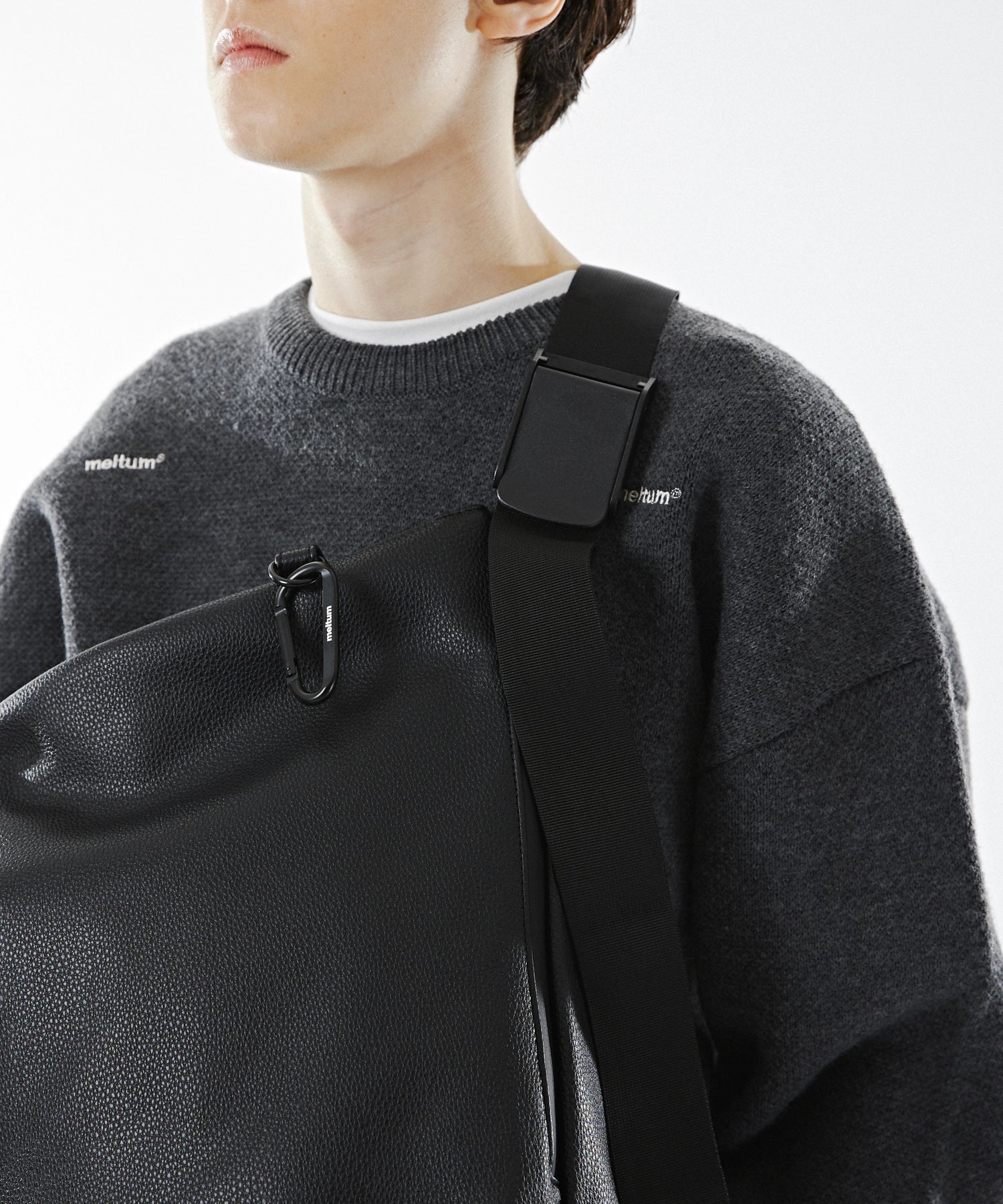 LEATHER MESSENGER BAG