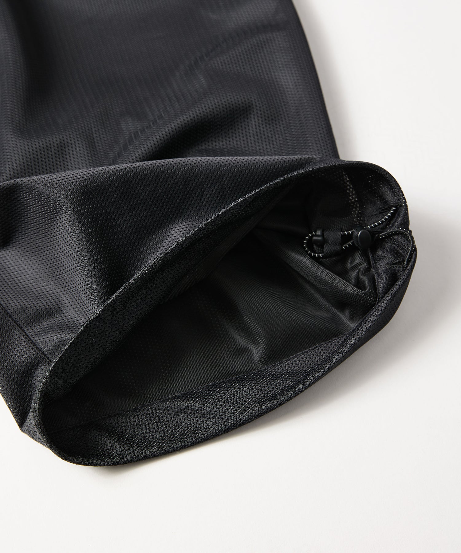 【2026.2.18 WED 18:00~ INSTOCK】MESH EASY SLACKS