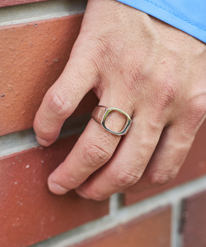 SIGNET OPEN RING
