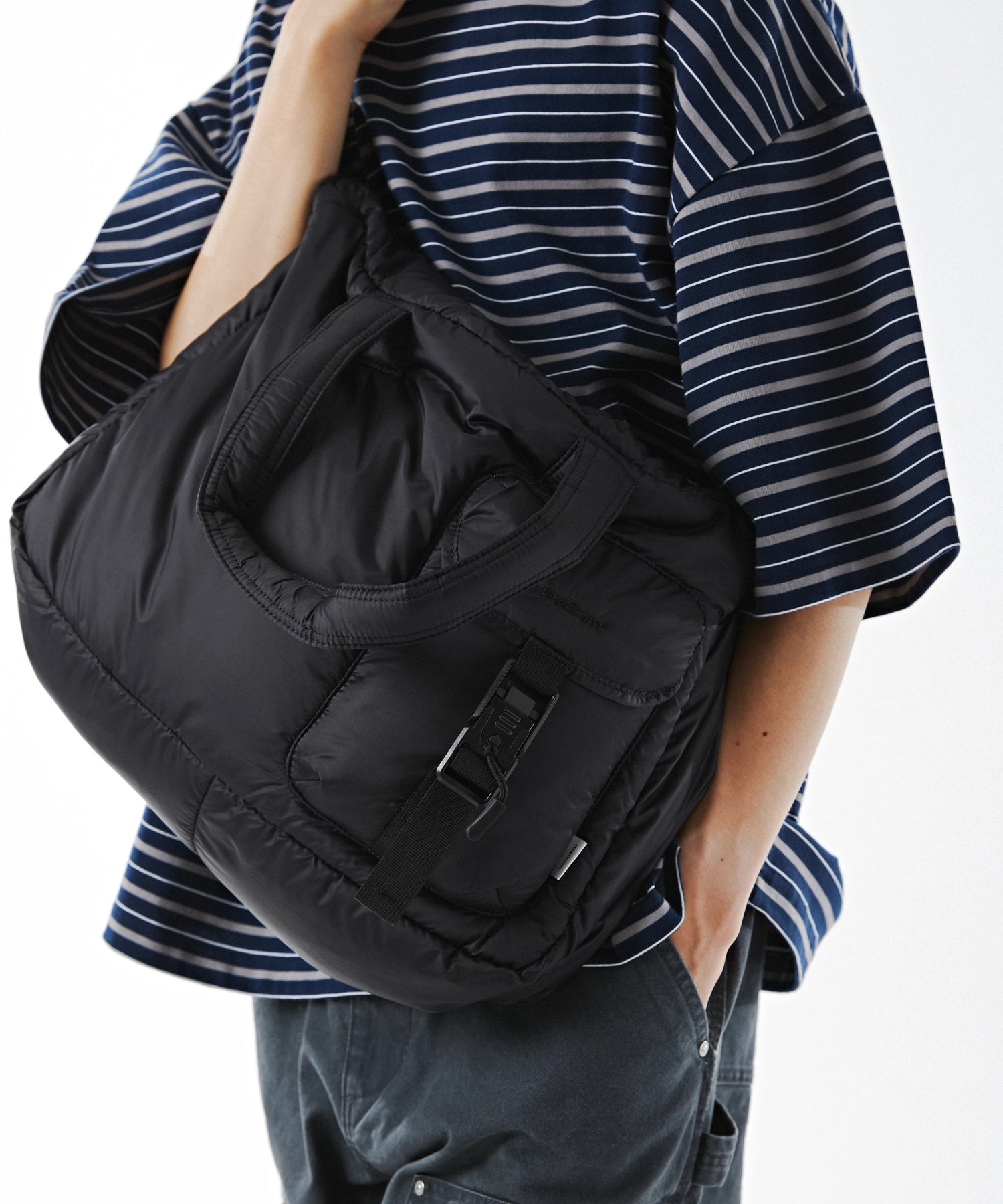 PADDING SHOULDER BAG