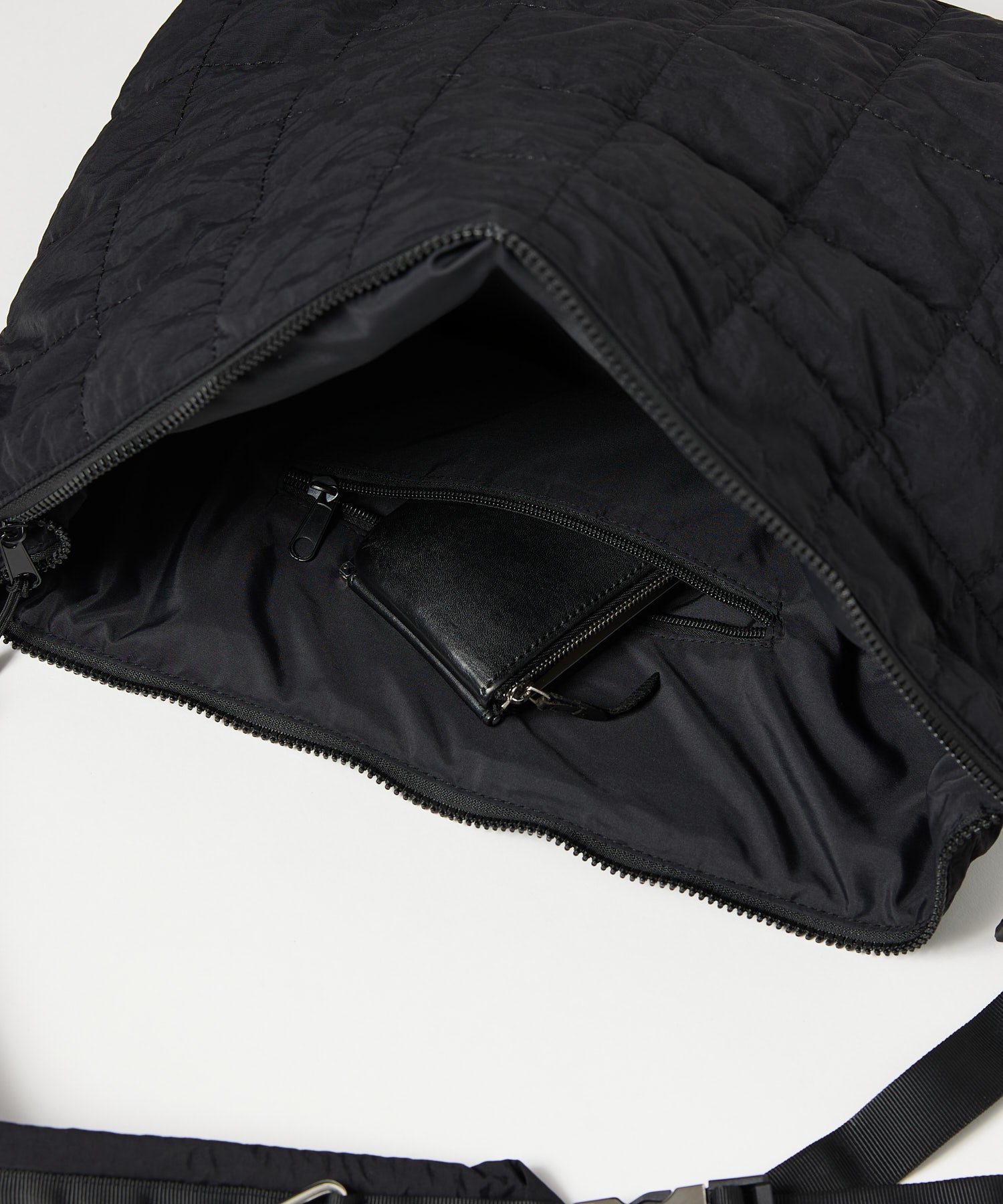 绗缝小袋单肩包