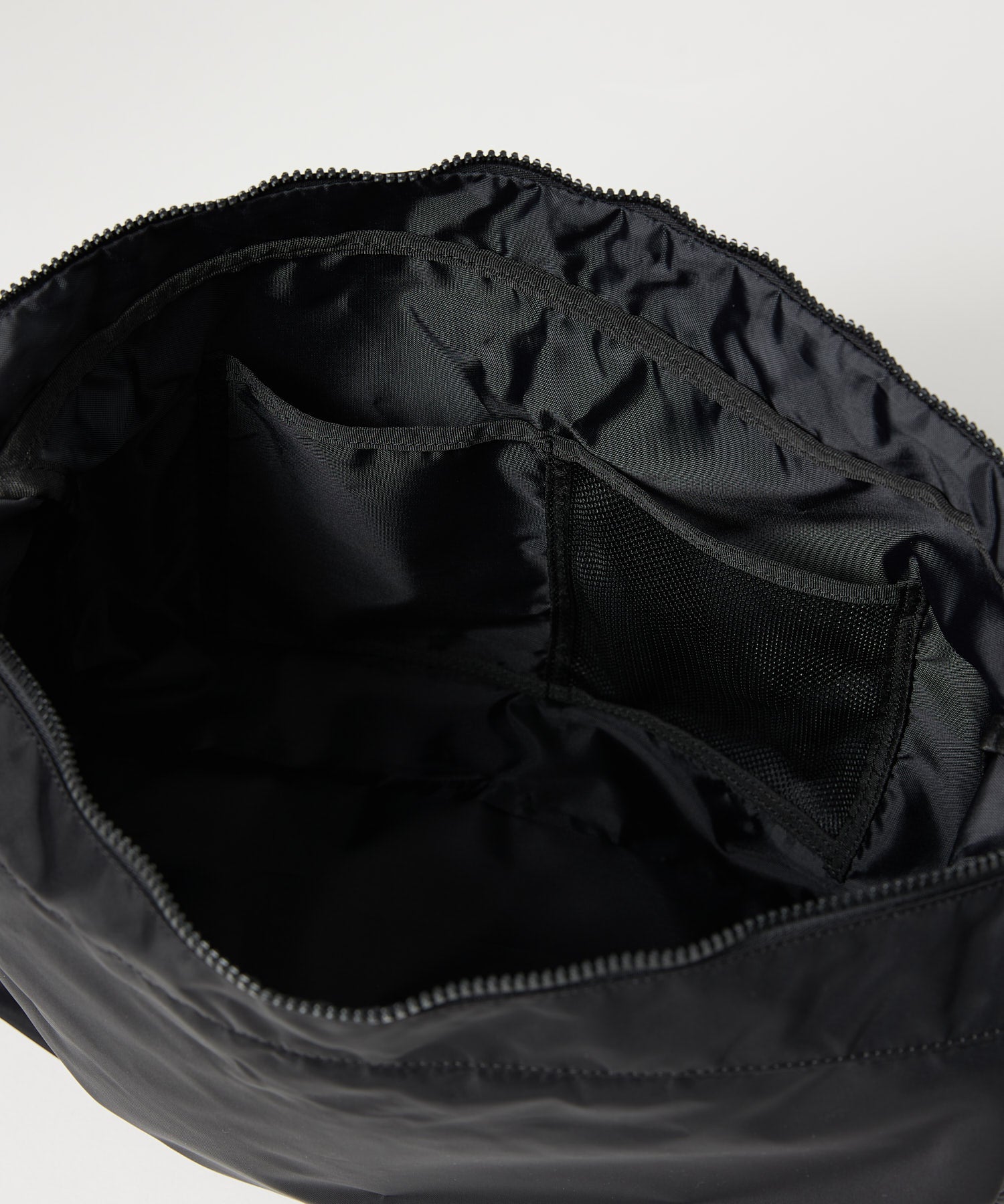 POUCH SHOULDER BAG
