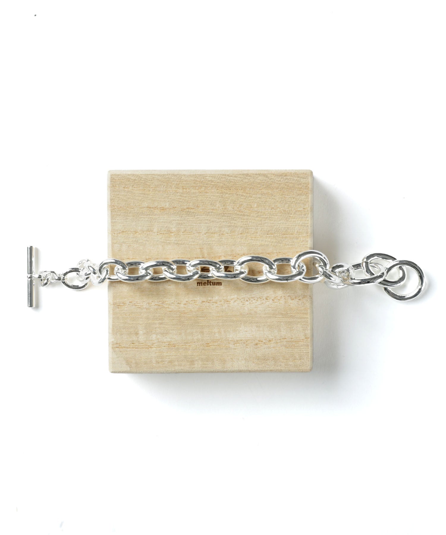 CRESCENDO CHAIN BRACE
