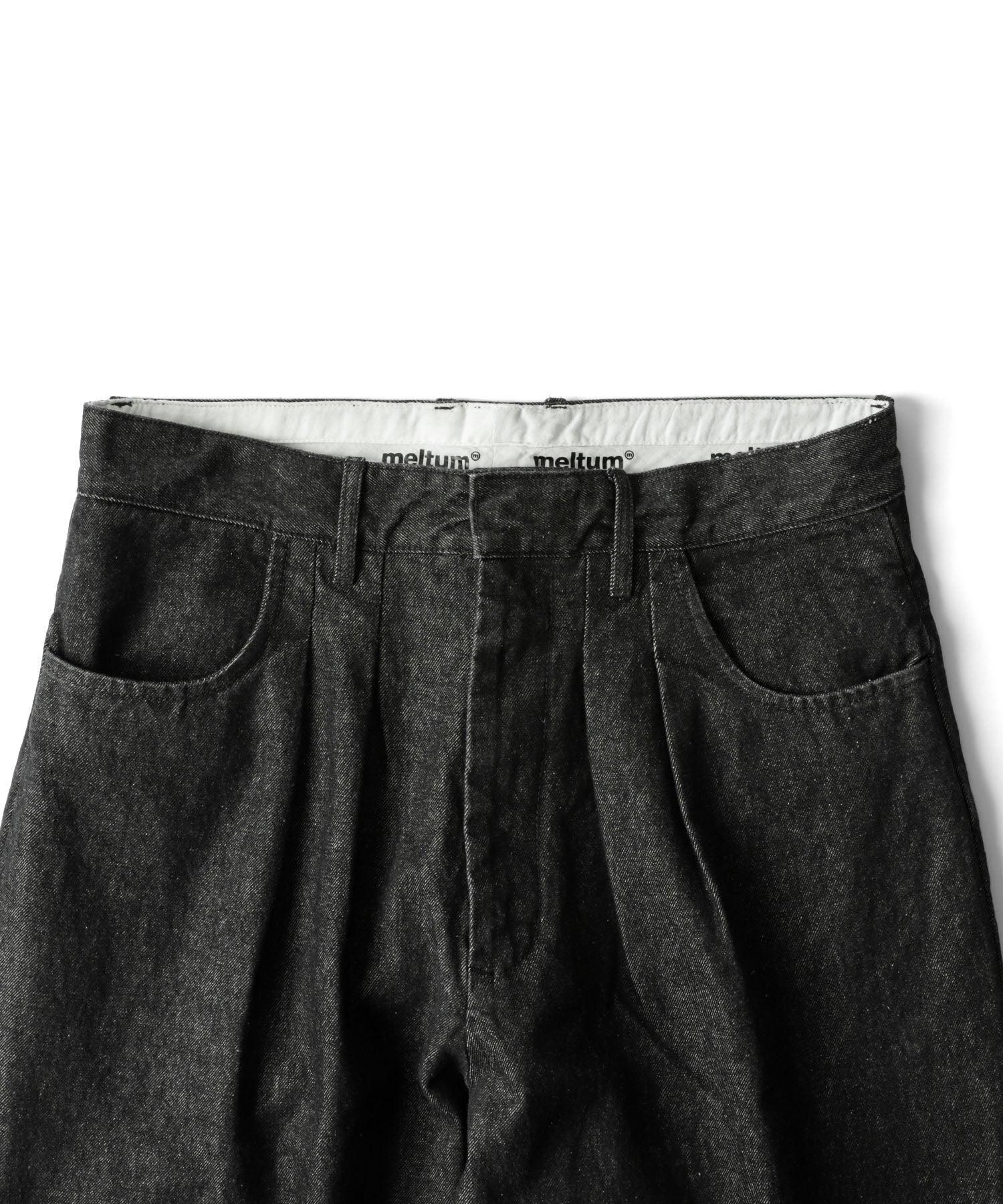 2TUCK TAPERED DENIM