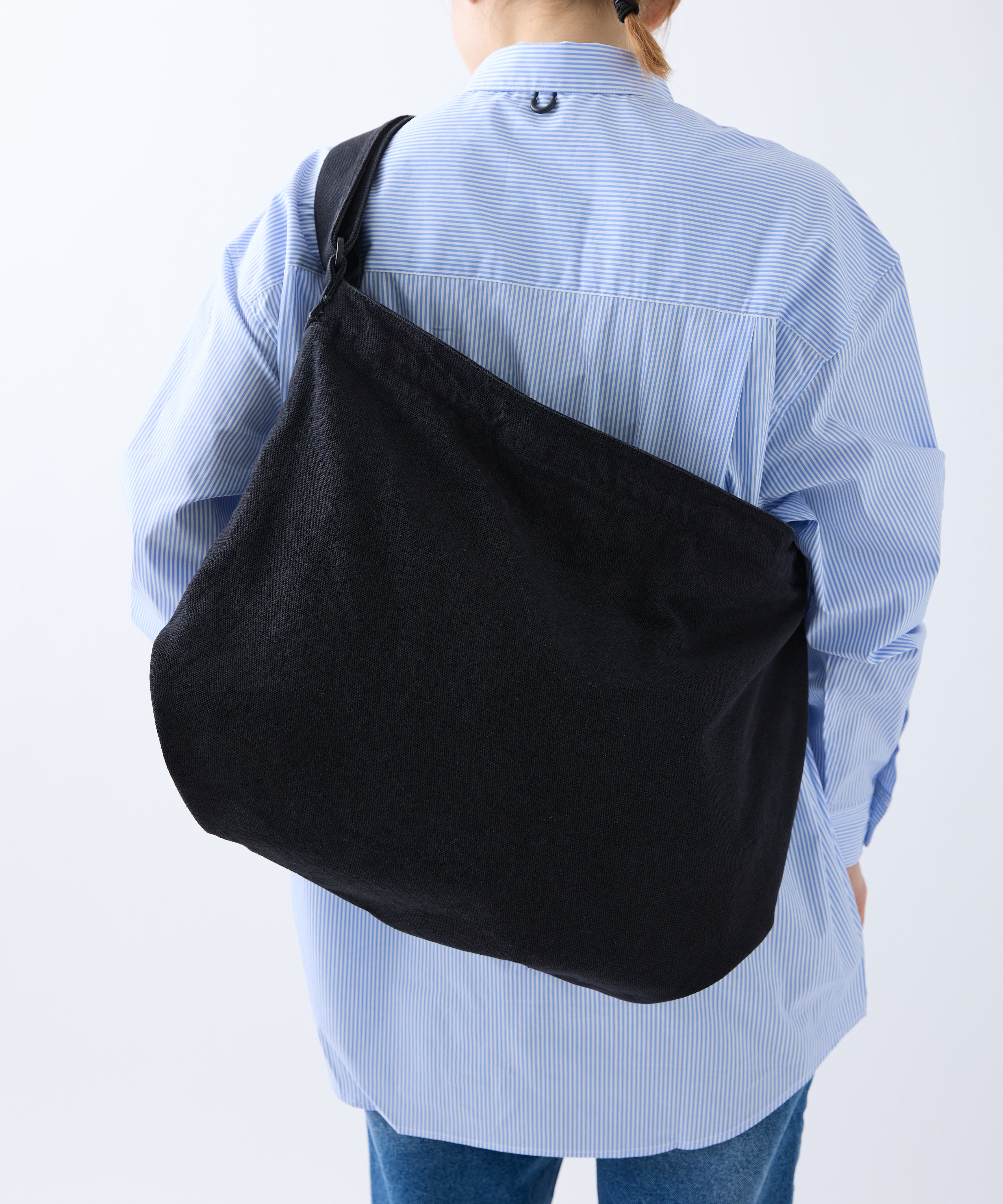 canvas shoulder bag
