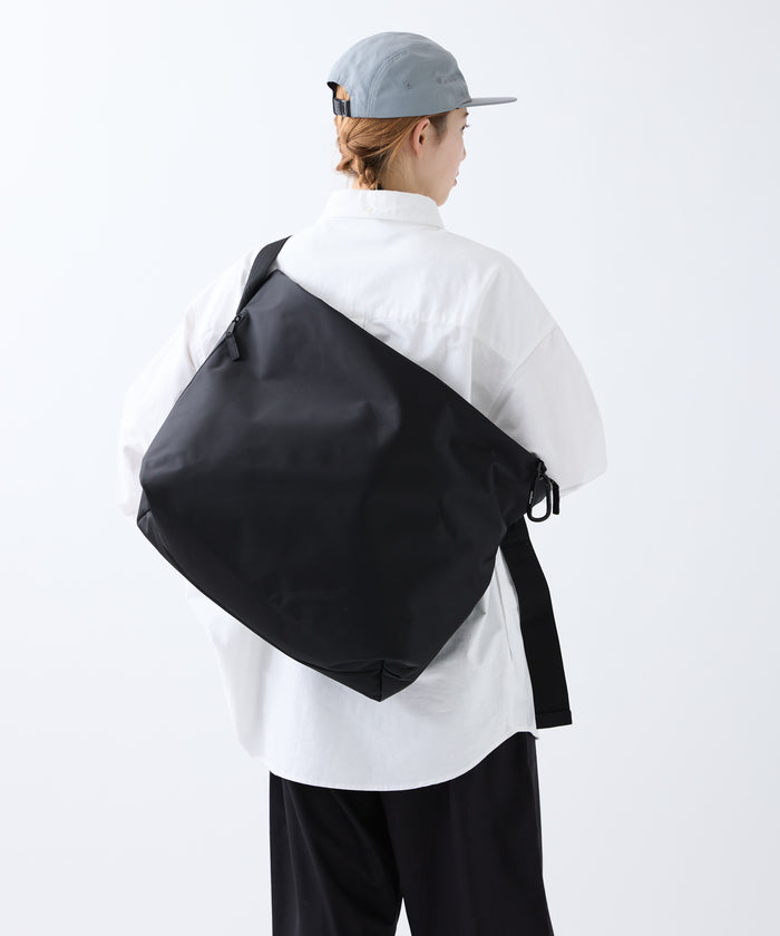 NYLON MESSENGER BAG