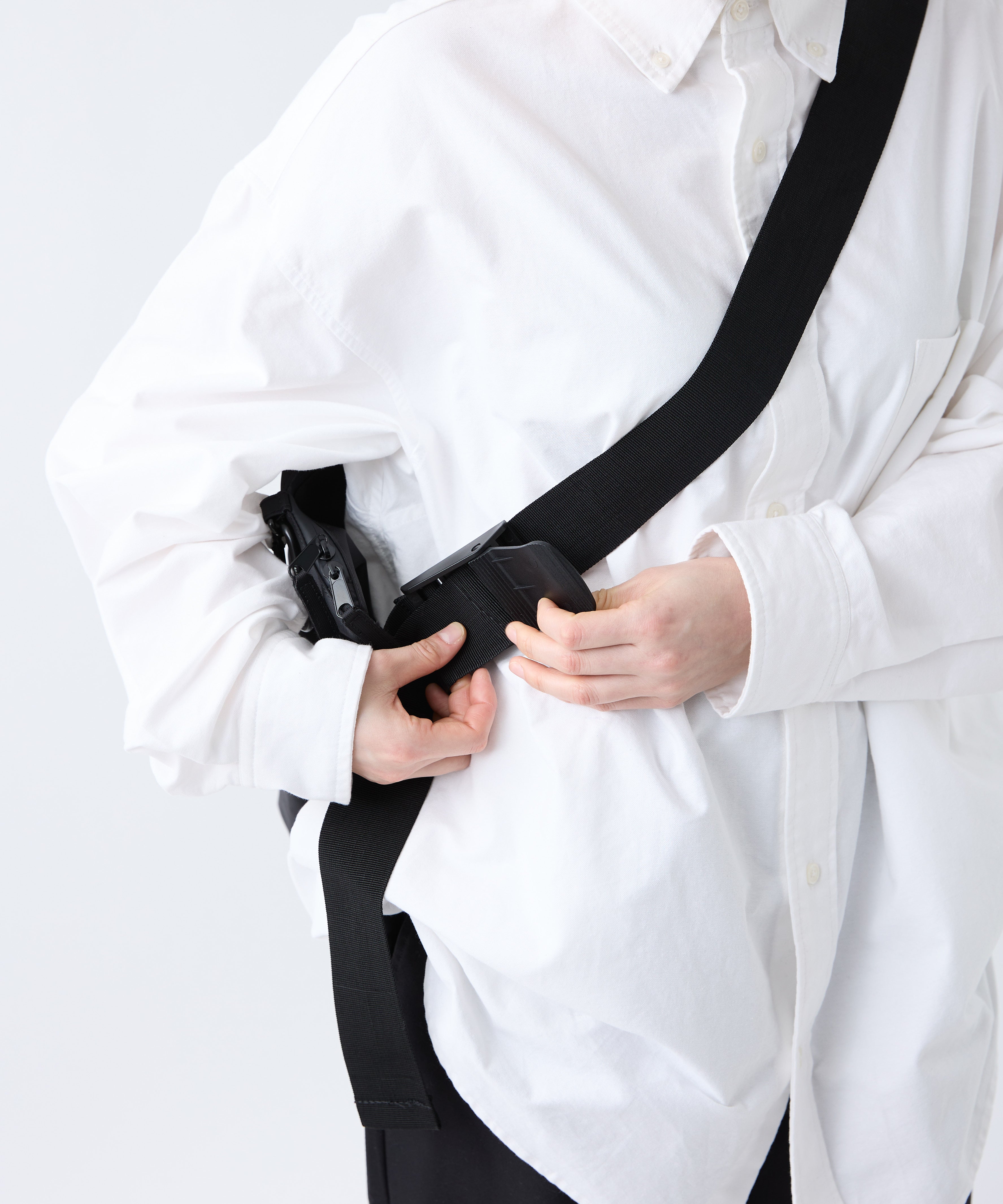 NYLON MESSENGER BAG