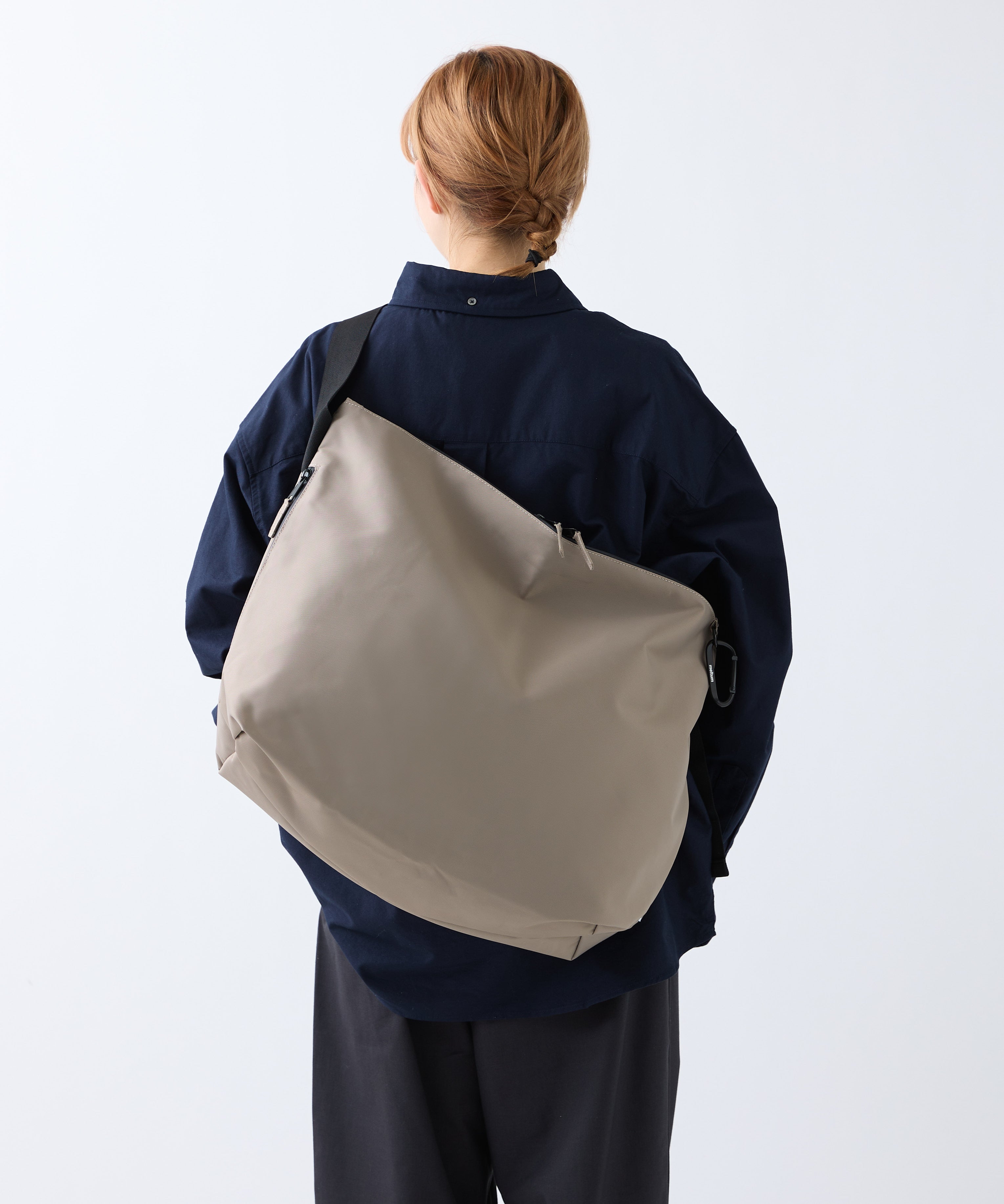 NYLON MESSENGER BAG