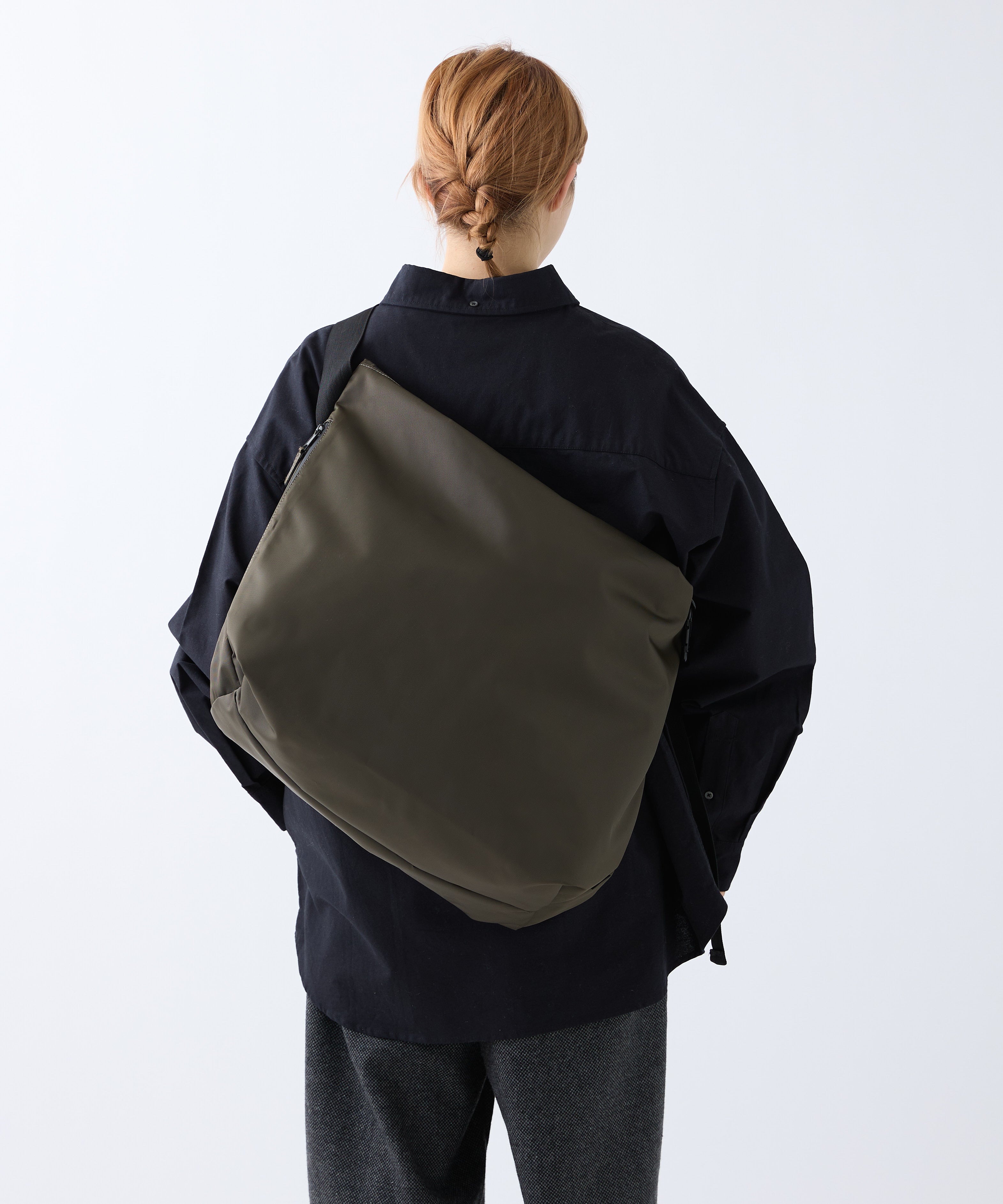 NYLON MESSENGER BAG