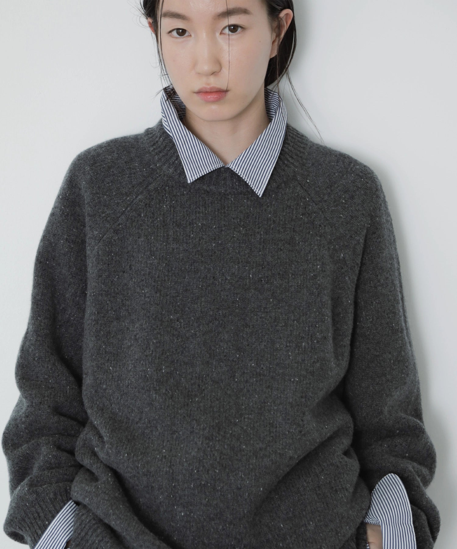 WOOL CREWNECK KNIT【CHARCOAL】