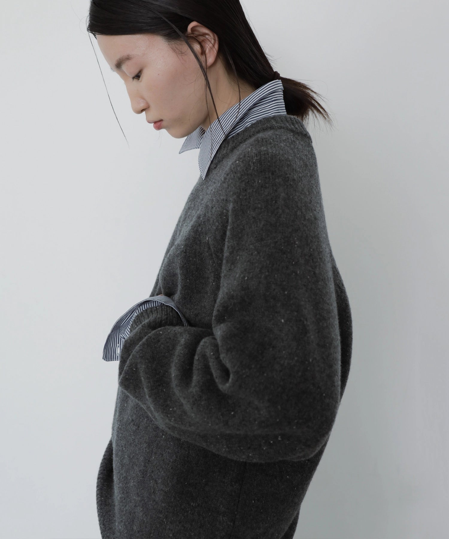 WOOL CREWNECK KNIT【CHARCOAL】