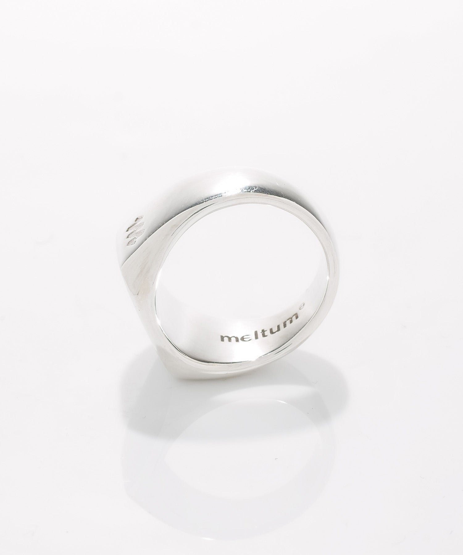 SIGNET RING