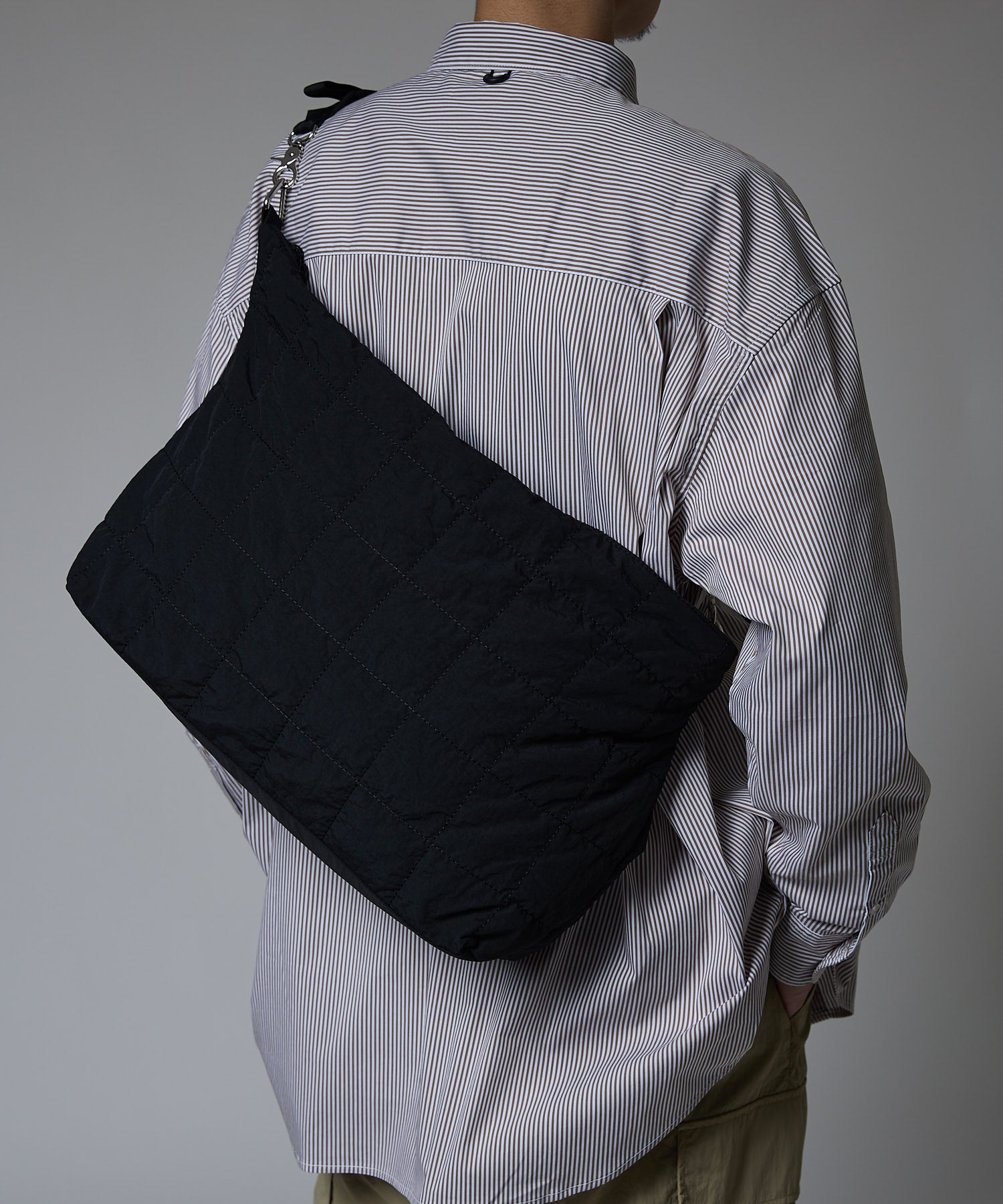 绗缝小袋单肩包