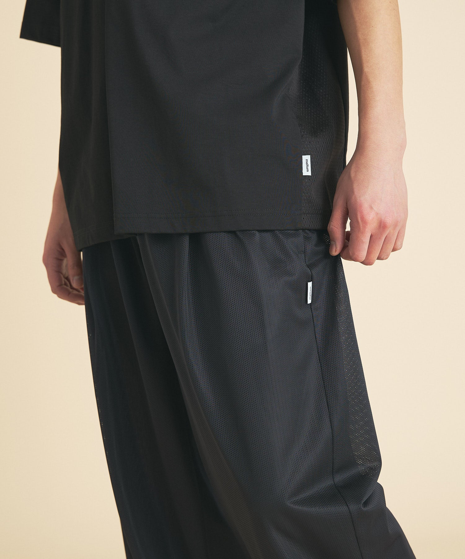 【2026.2.18 WED 18:00~ INSTOCK】MESH EASY SLACKS