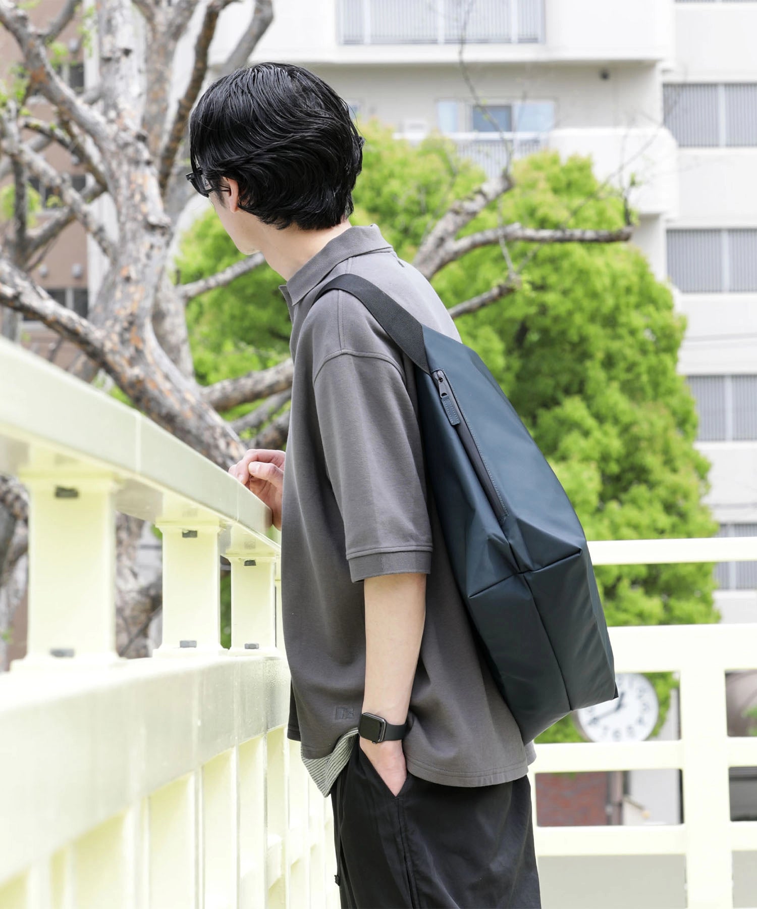 NYLON MESSENGER BAG【NAVY】