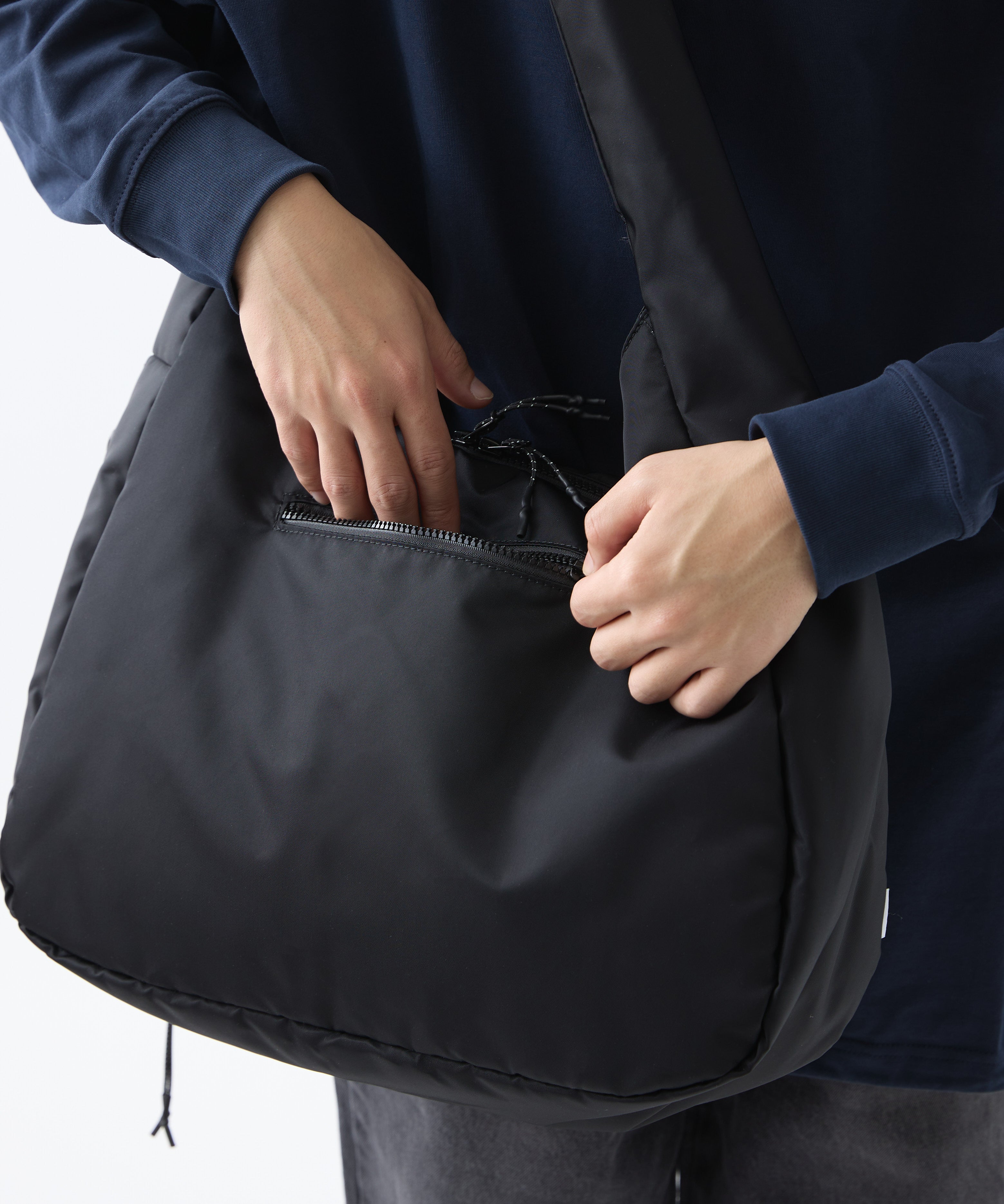 SOFT SHELL MESSENGER BAG