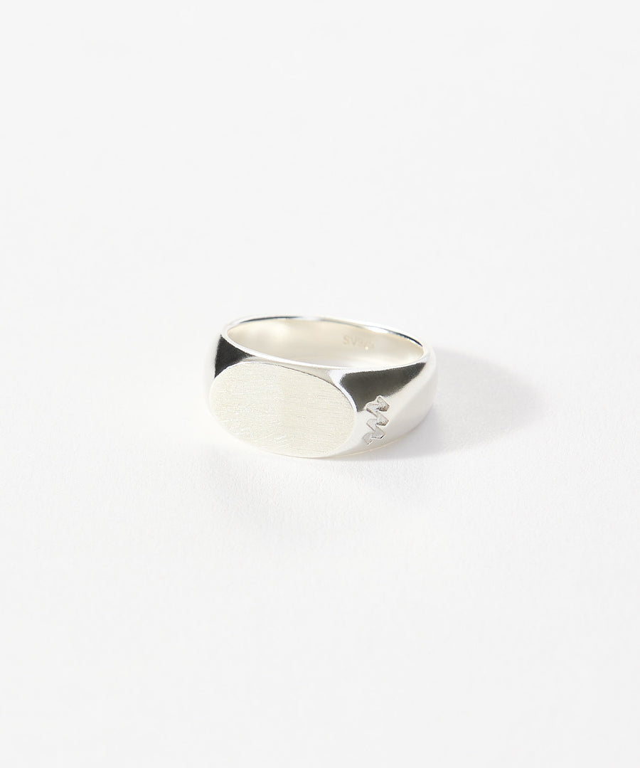 SATIN SMALL SIGNET RING