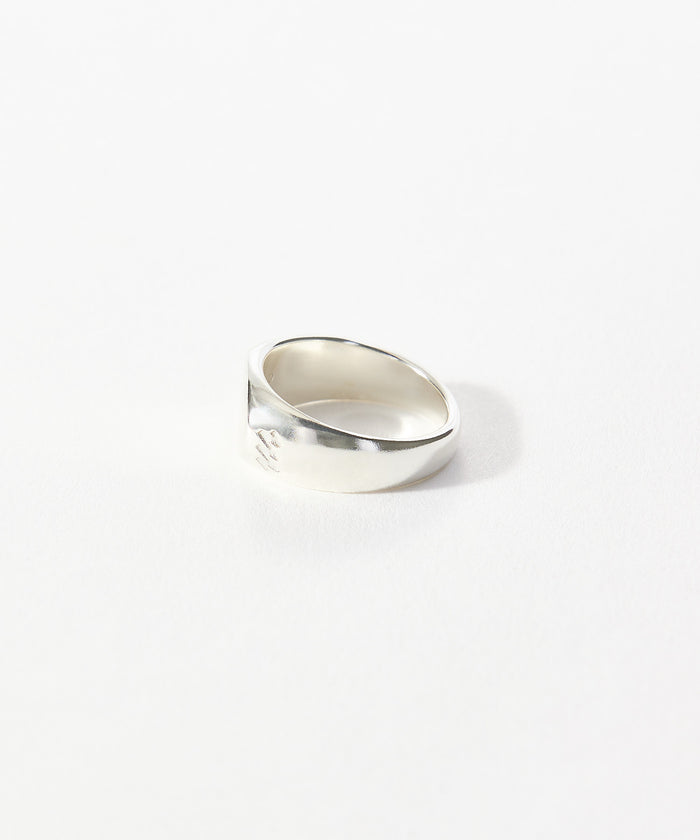 SATIN SMALL SIGNET RING