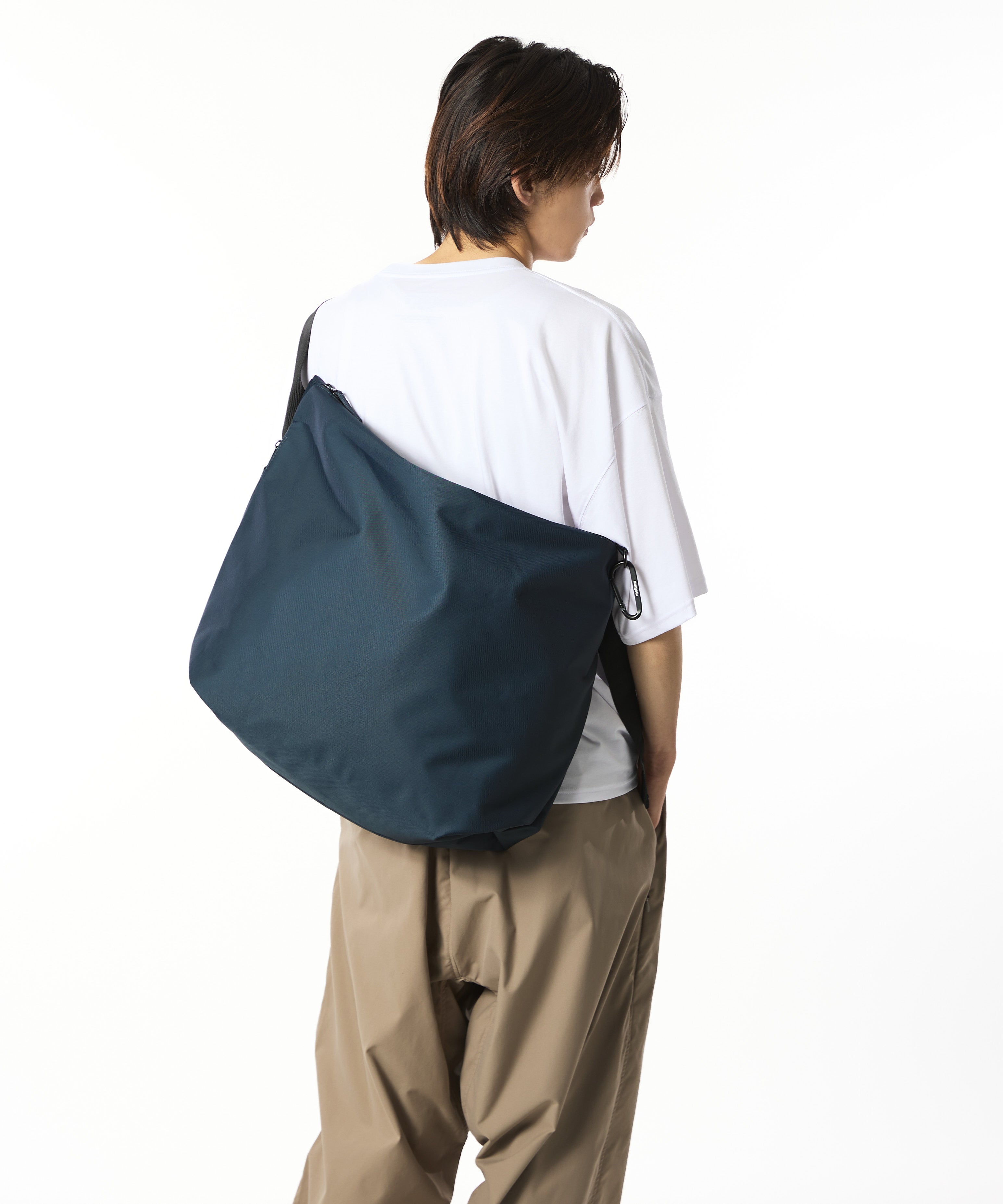 NYLON MESSENGER BAG 