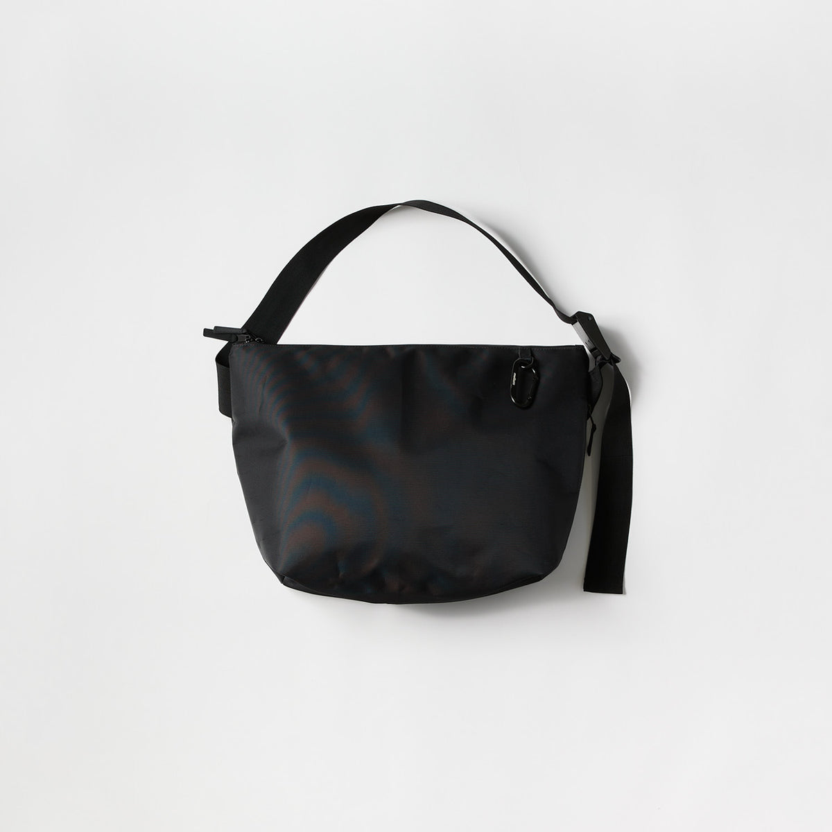 meltum メッセンジャーバッグ　カラビナ付き　ブラック meltum CANVAS MESSENGER BAG キャンバスメッセンジャーバッグ