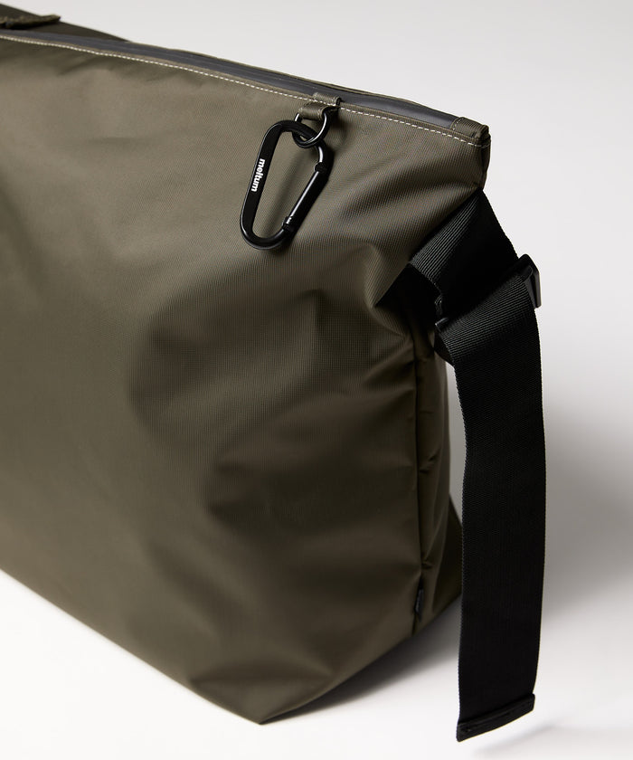 NYLON MESSENGER BAG