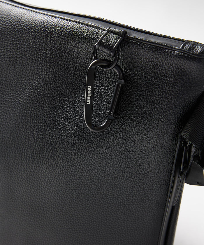 LEATHER MESSENGER BAG