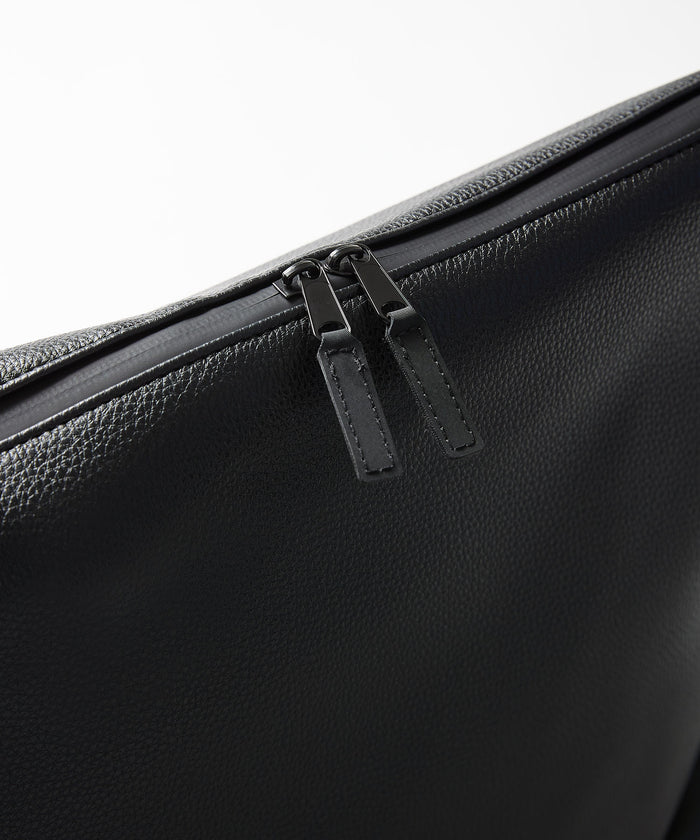 LEATHER MESSENGER BAG