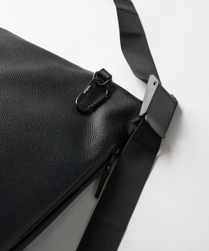 LEATHER MESSENGER BAG