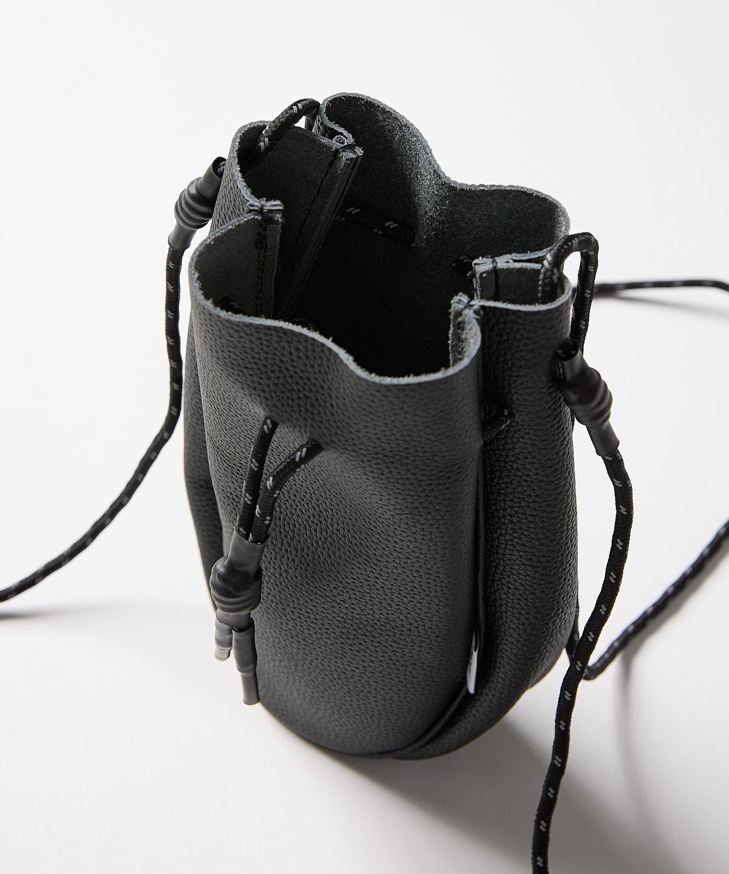 【2025.9.12 FRI 18:00~ IN STOCK】LEATHER DRAWSTRING BAG