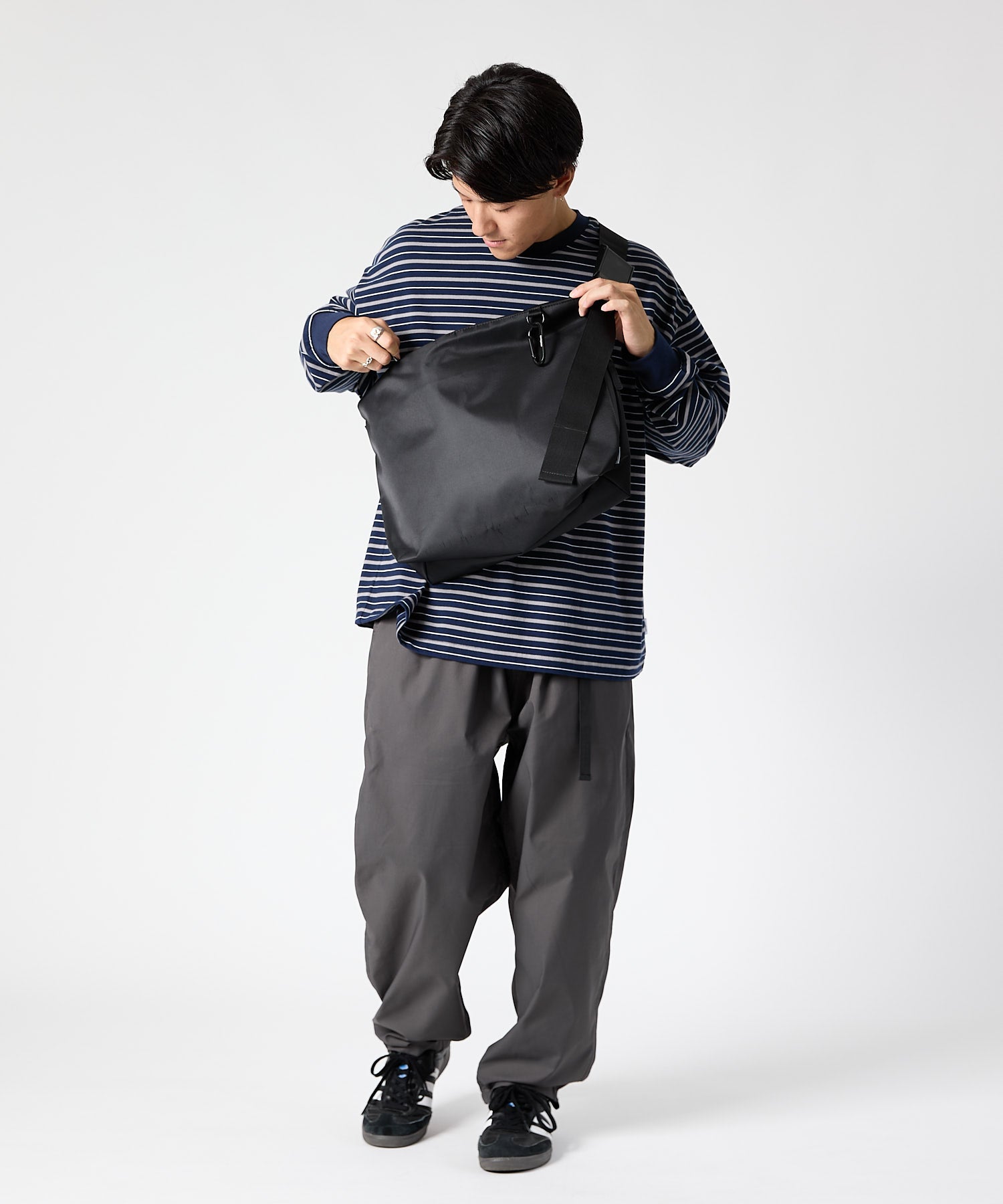 【9.17 WED 18:00- IN STOCK】NYLON MESSENGER BAG(M)