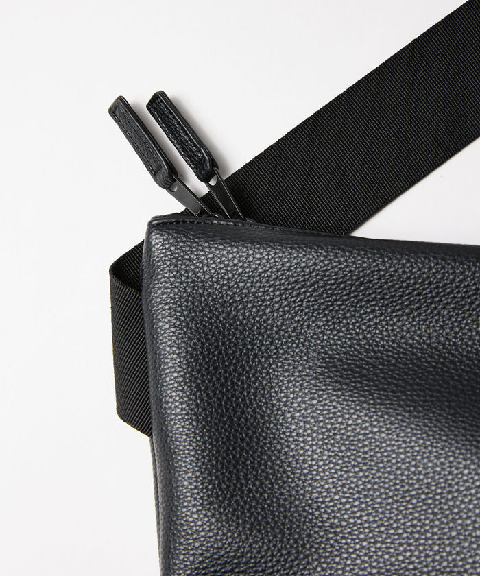 LEATHER MESSENGER BAG(M)