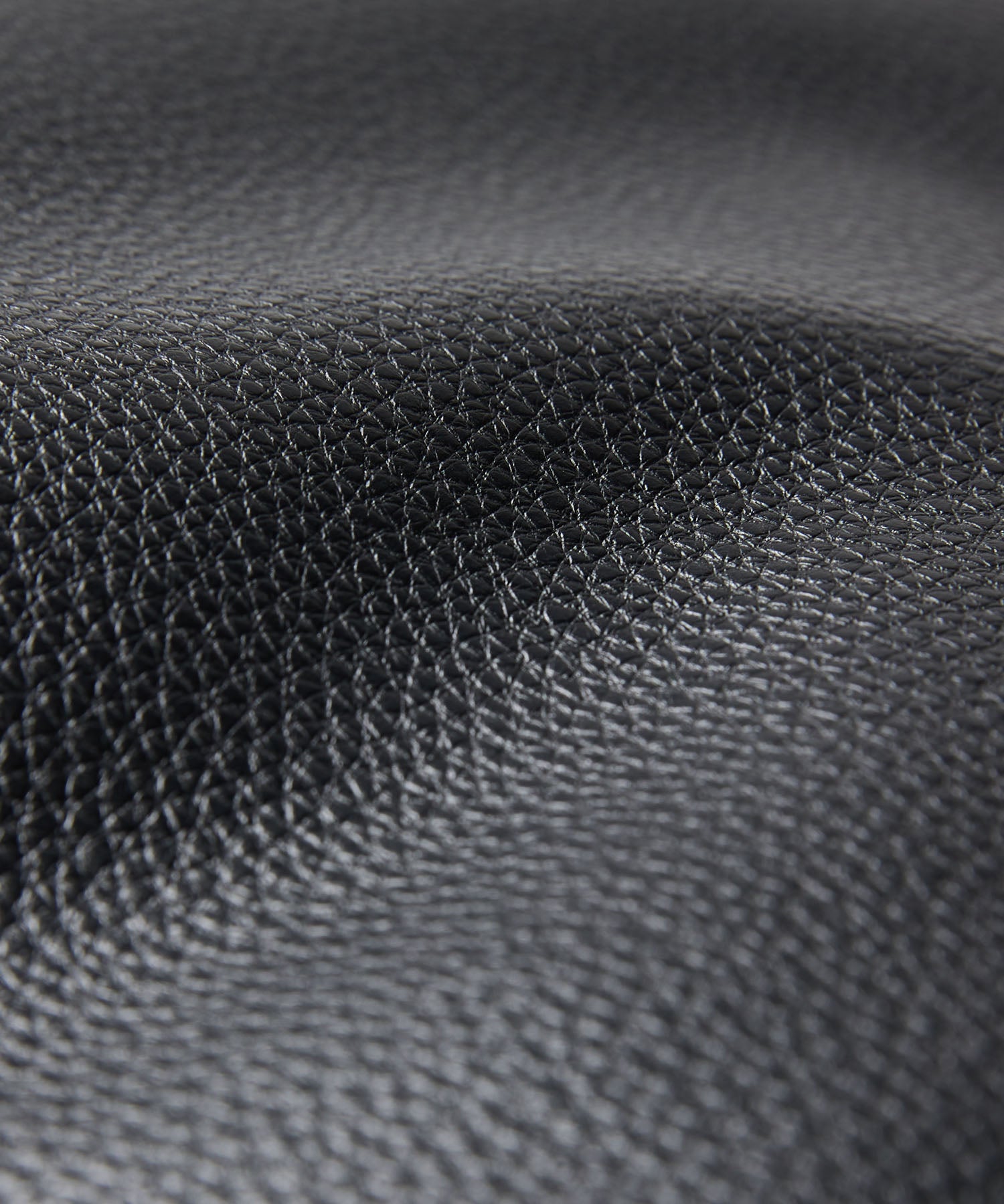 【2026.01.07 WED 18:00~ INSTOCK】LEATHER MESSENGER BAG(M)