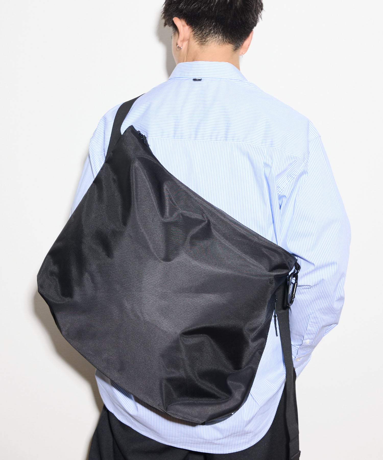 NYLON MESSENGER BAG 