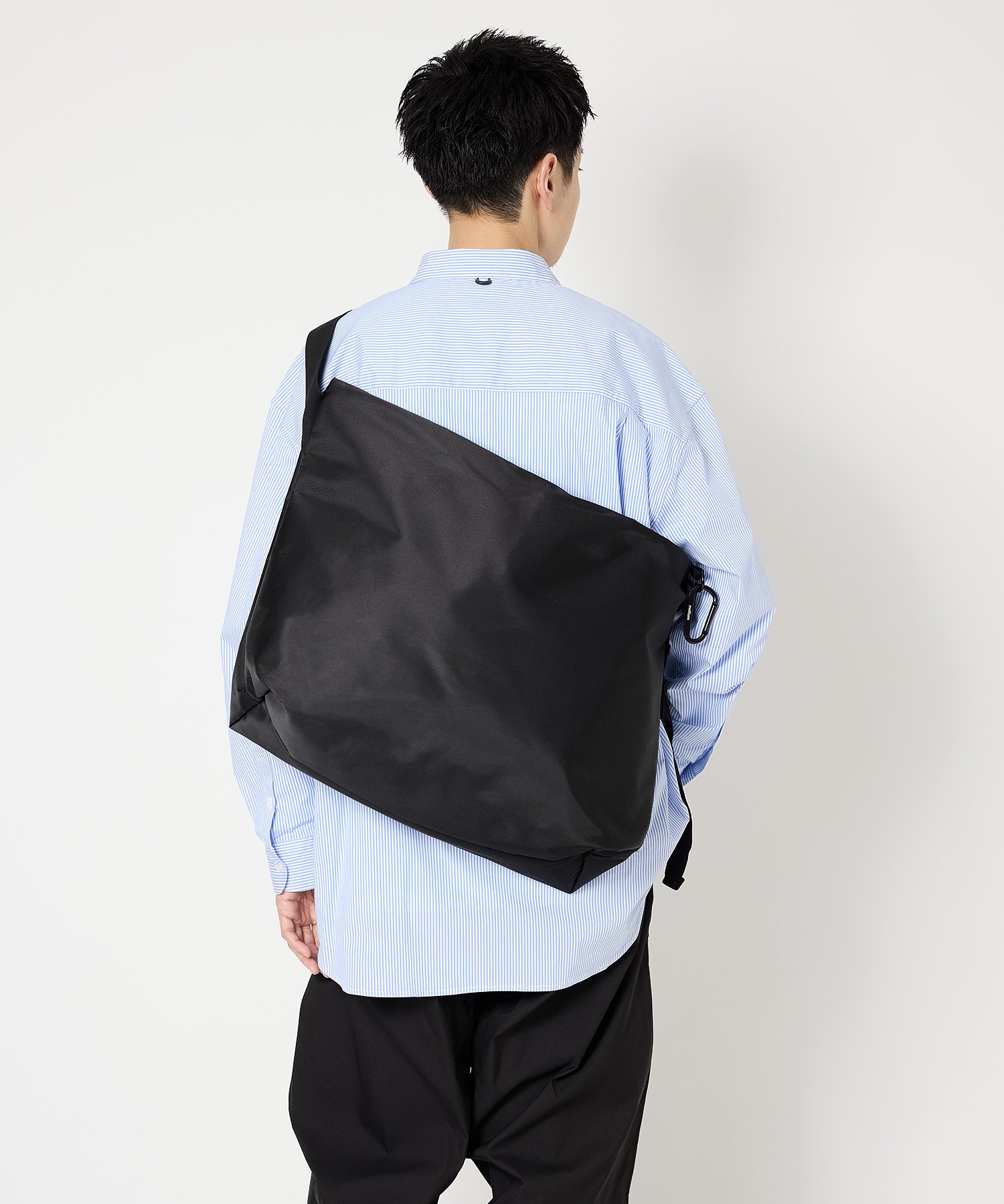 NYLON MESSENGER BAG