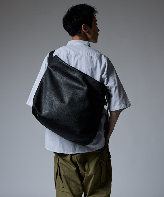 LEATHER MESSENGER BAG